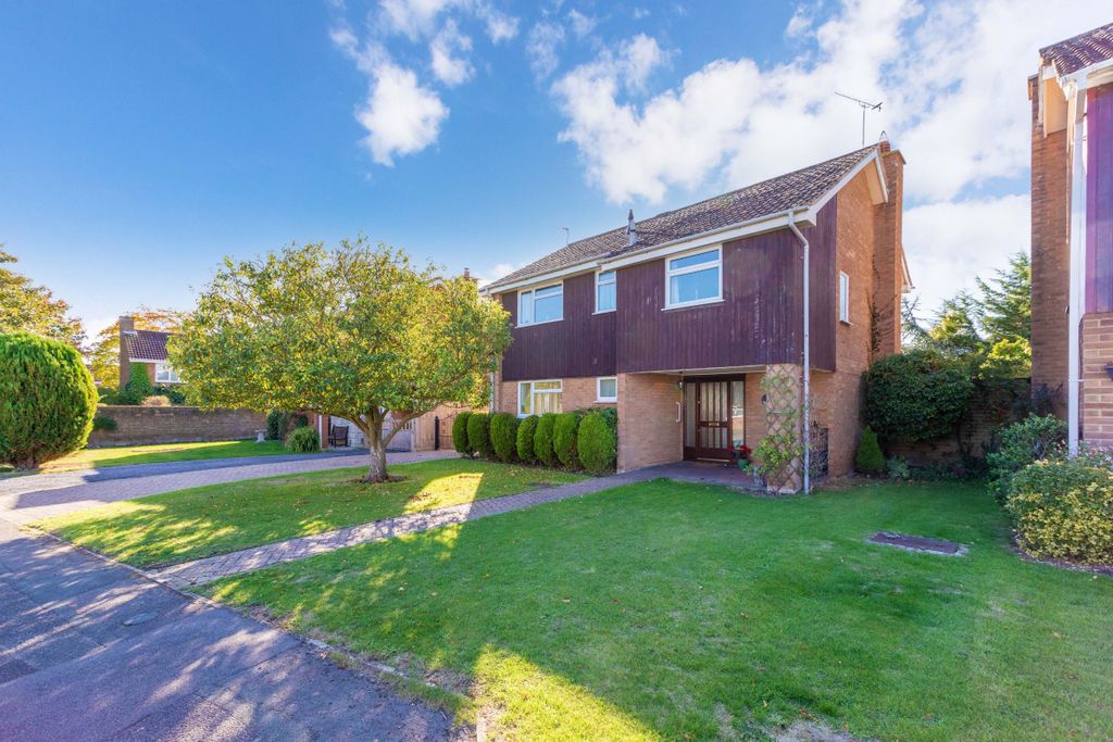 Property photo 2 of 20