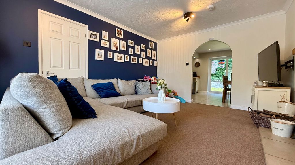 Property photo 3 of 14