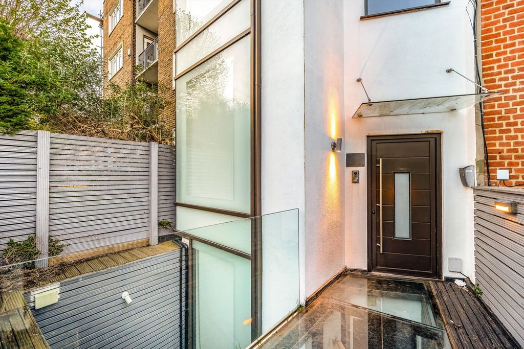 Property photo 1 of 9