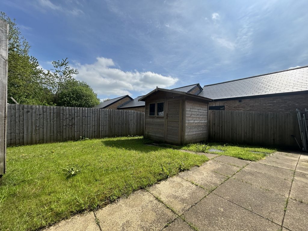 Property photo 3 of 12