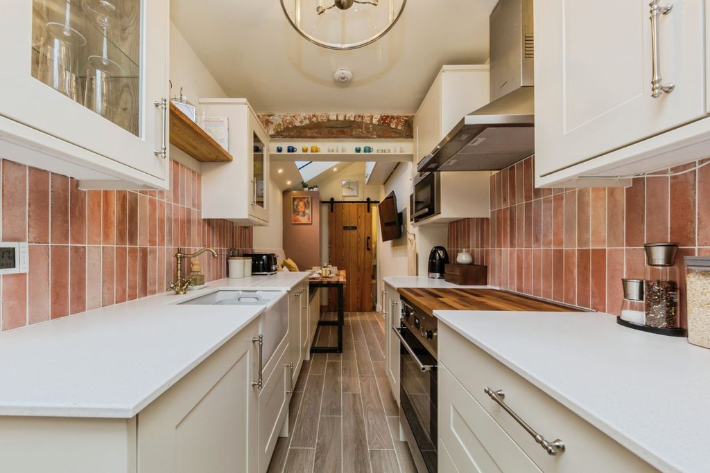 Property photo 2 of 20 258A9012