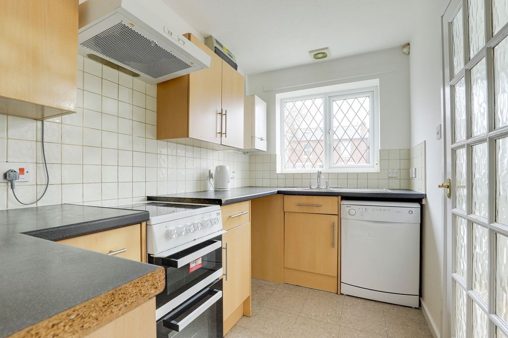 Property photo 2 of 12 Kitchen