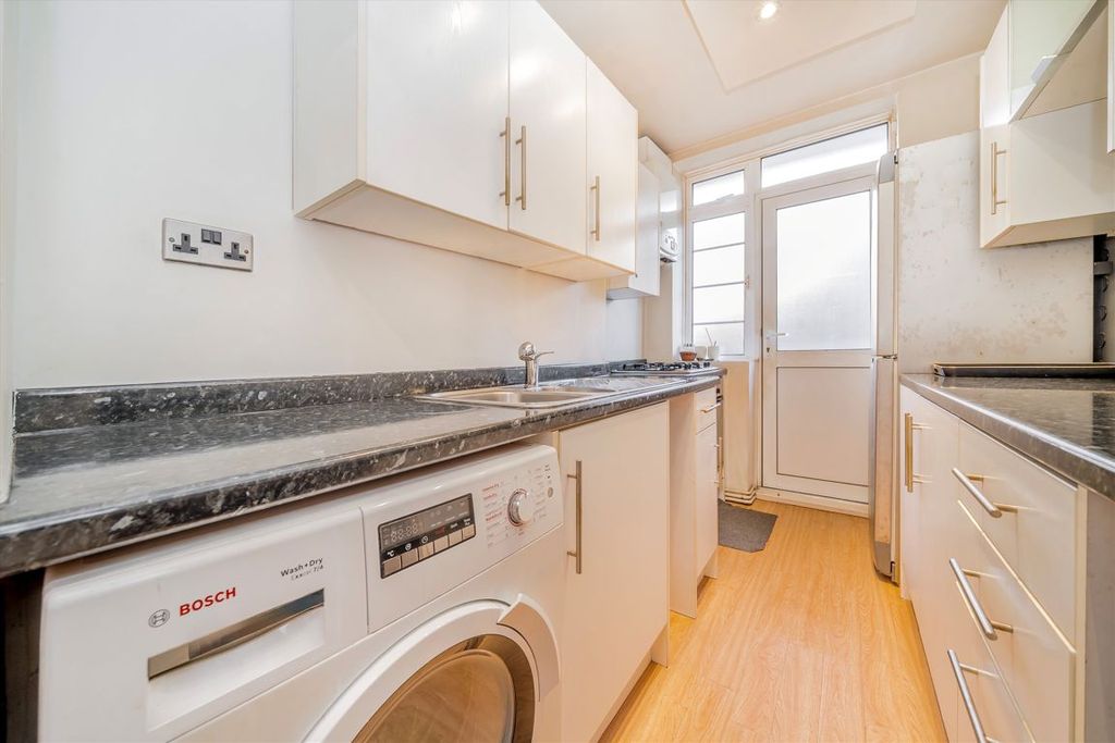 Property photo 2 of 6