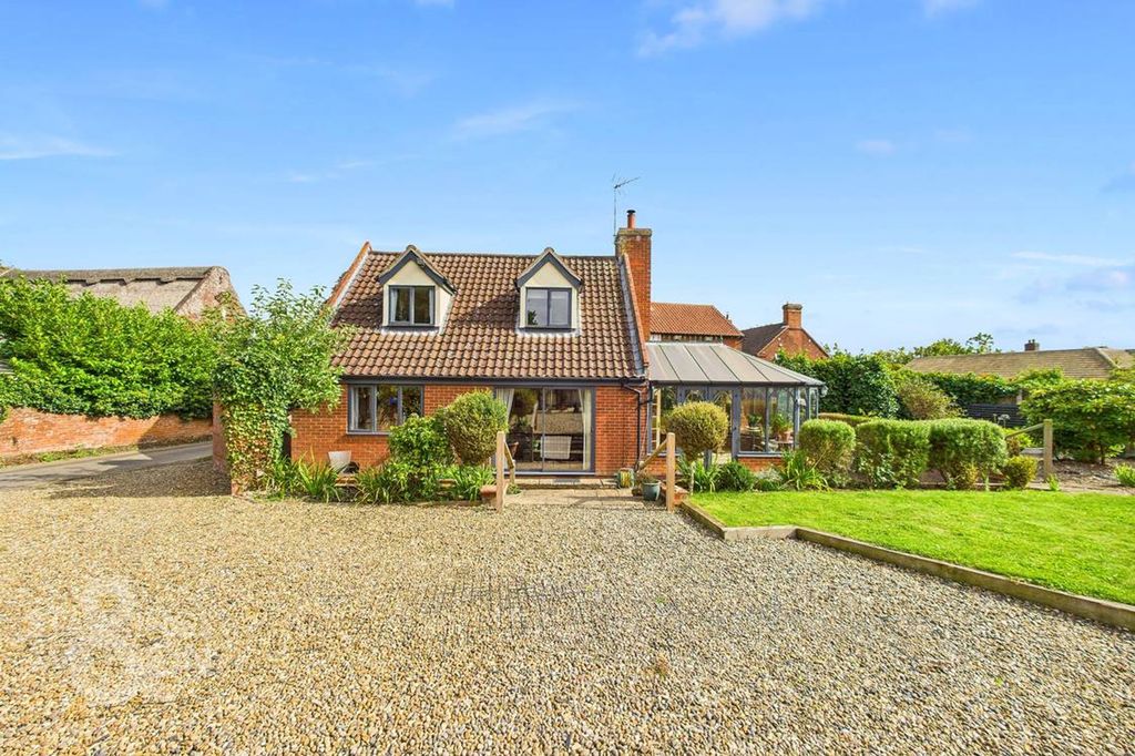 Property photo 2 of 46