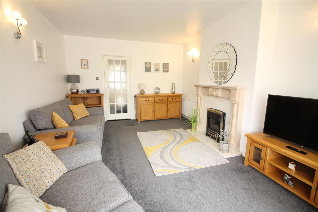 Property photo 2 of 14 Living Room