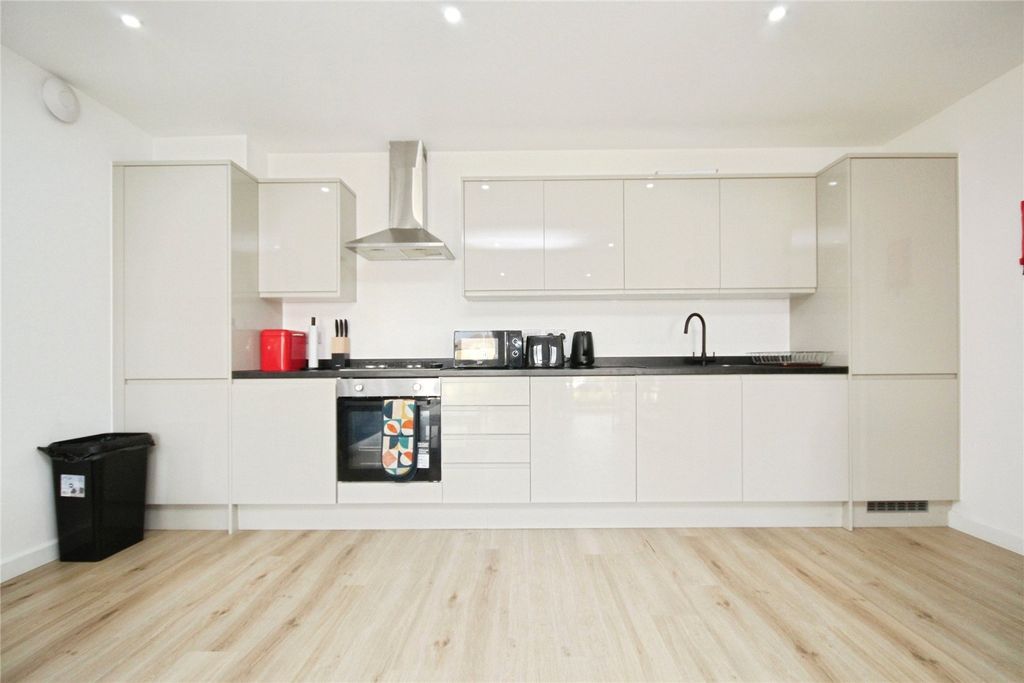 Property photo 2 of 8 Picture No. 01