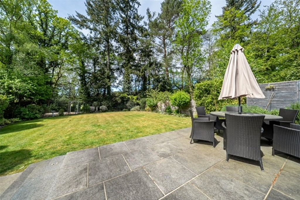 Property photo 3 of 27 Picture No. 32