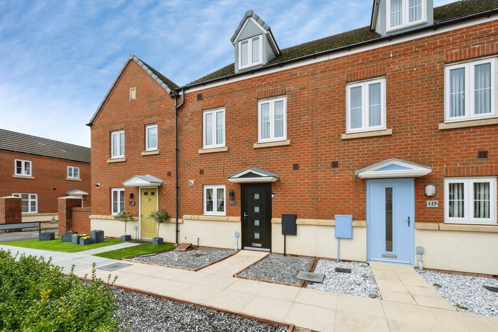 Property photo 1 of 15 Front View