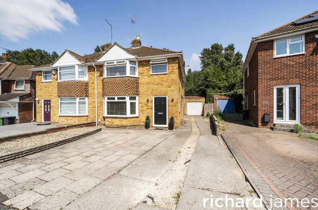 Property photo 1 of 18 d84B3794389046B886B541842B7E2576