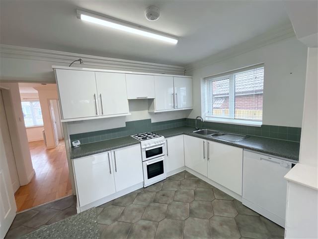 Property photo 3 of 21 Kitchen