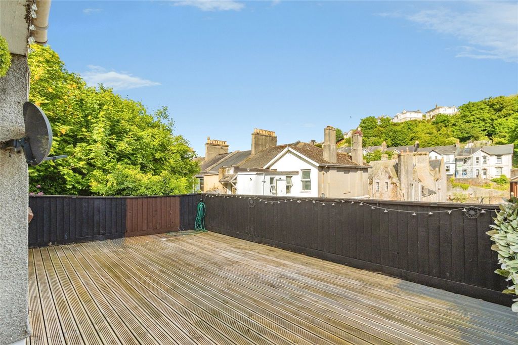 Property photo 2 of 18 Picture No. 17