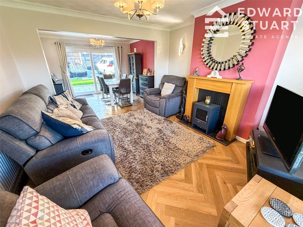 Property photo 2 of 18 Picture No. 11