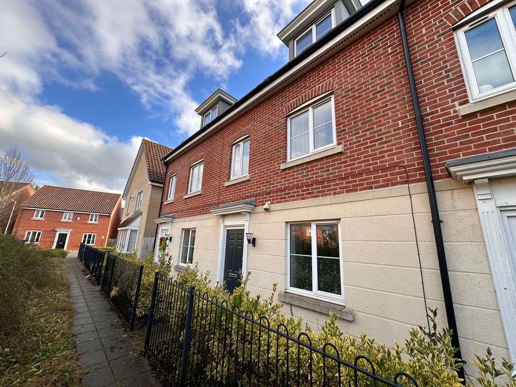 Property photo 1 of 9 View