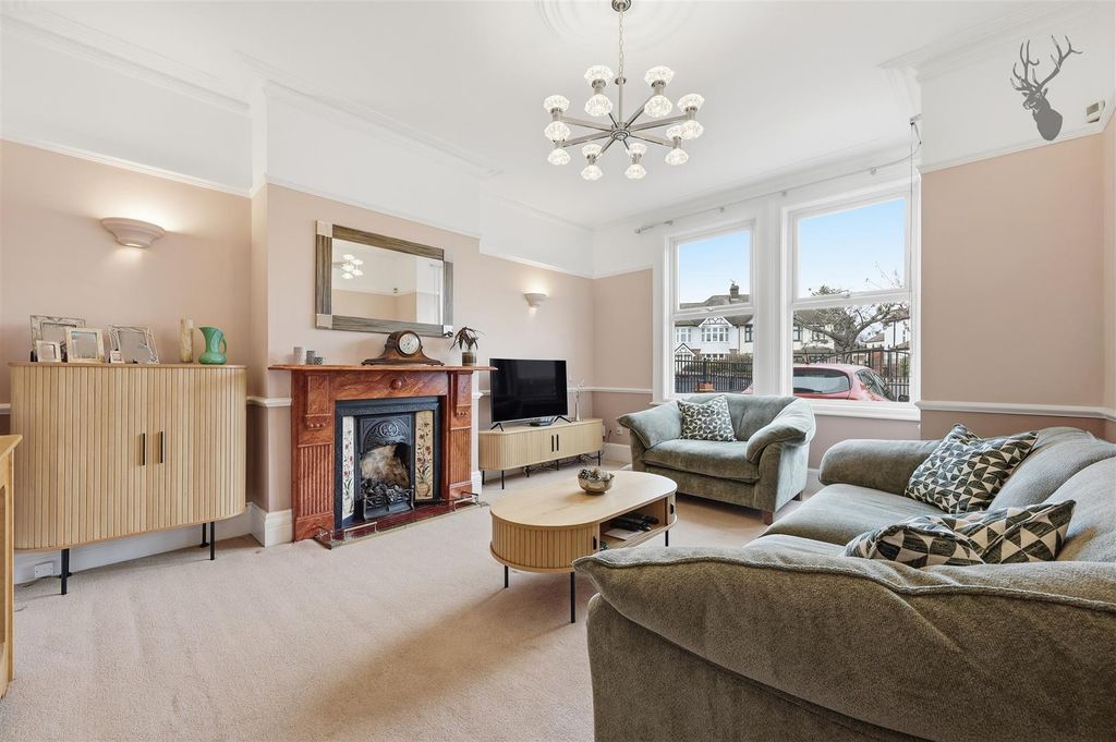 Property photo 2 of 29