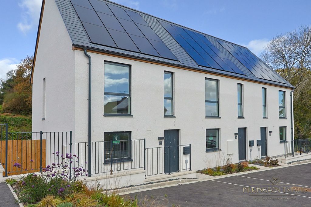 Property photo 1 of 8 4616792