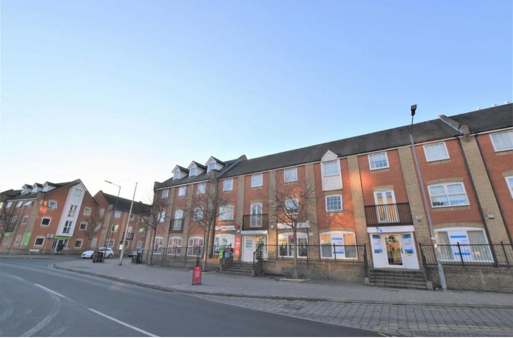 Property photo 1 of 10 2 Bed Flat For Sale Hesper Road, Colchester Co2 8Jp
