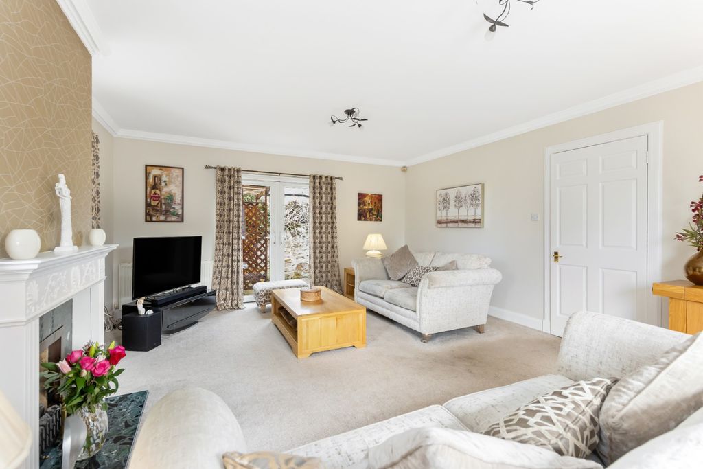 Property photo 3 of 34 5163062