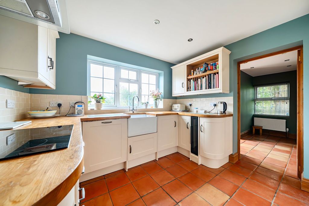 Property photo 3 of 18