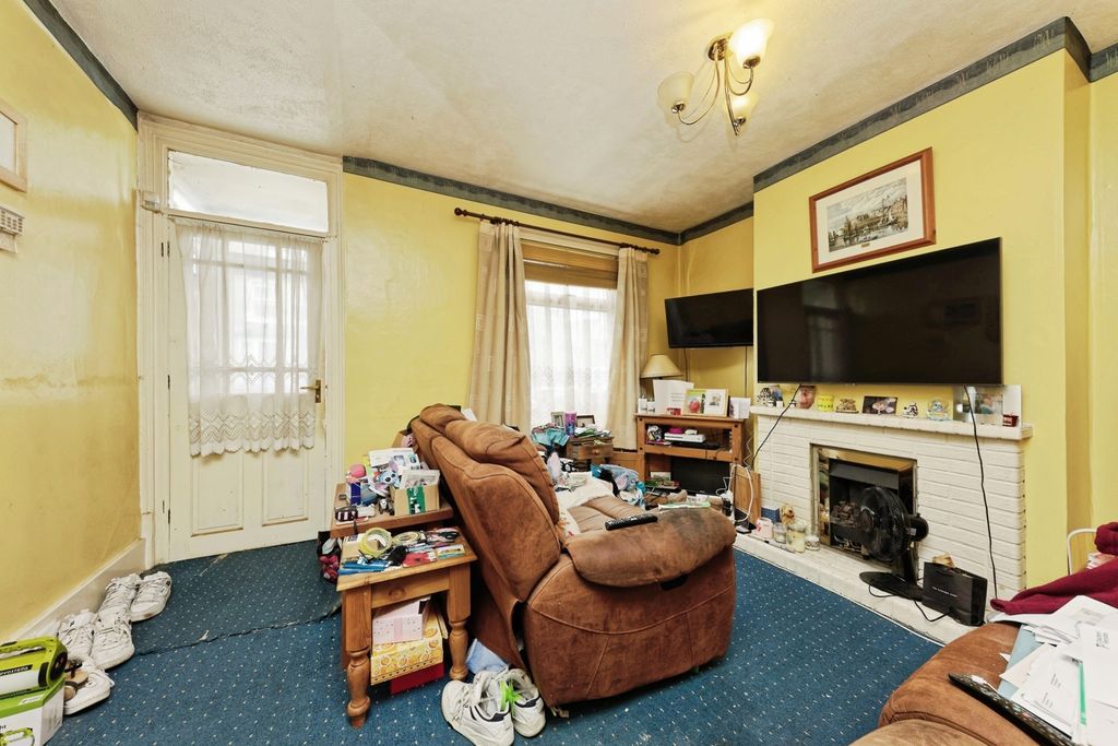 Property photo 2 of 20 Pbox-Img.Jpg