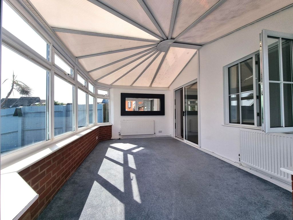 Property photo 3 of 29 Conservatory