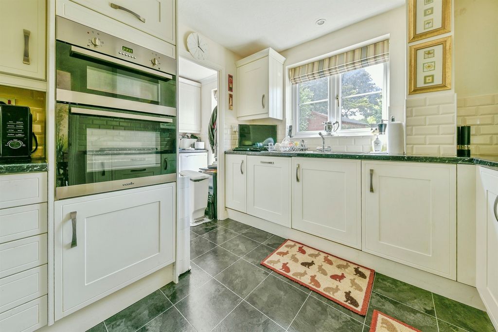 Property photo 3 of 17