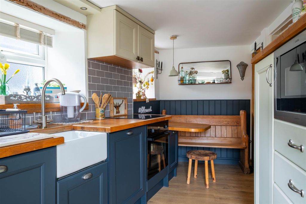 Property photo 3 of 41 Kitchen.Jpg