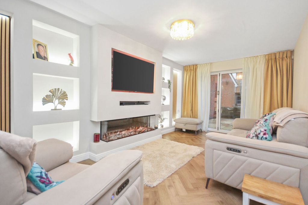 Property photo 2 of 36