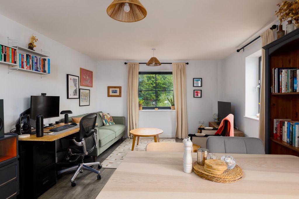 Property photo 1 of 15 121 Paintworks, Bs4-12.Jpg