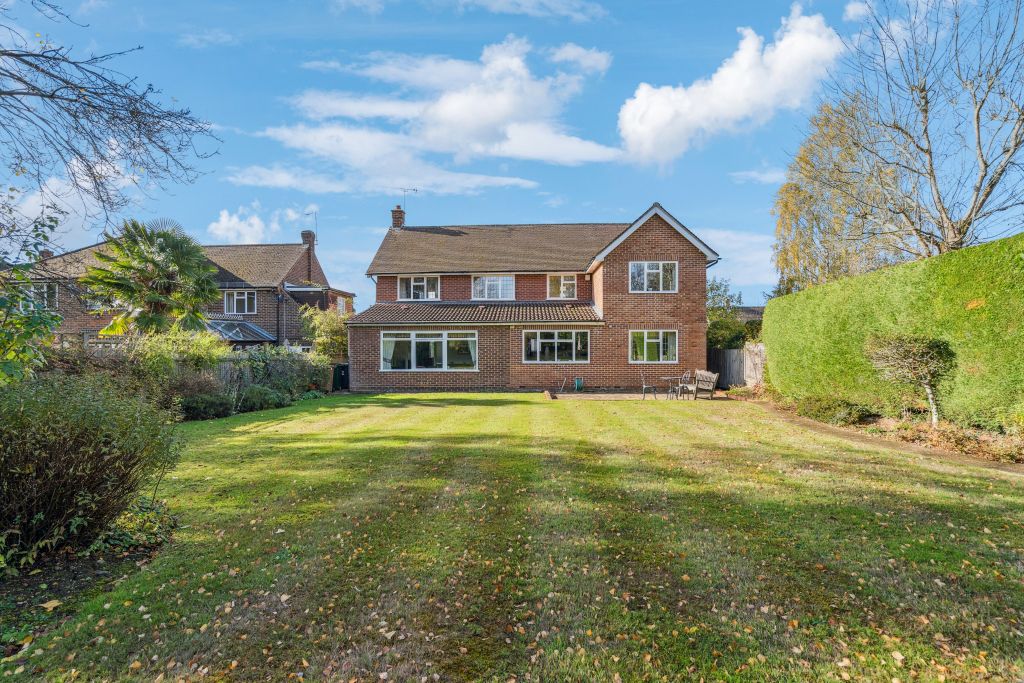 Property photo 2 of 19