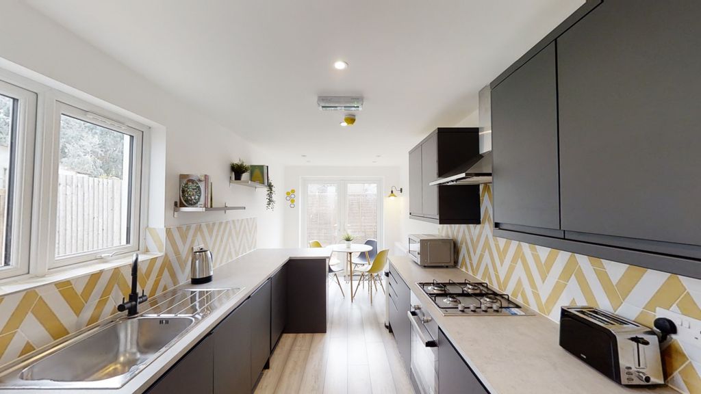 Property photo 2 of 6 Photo