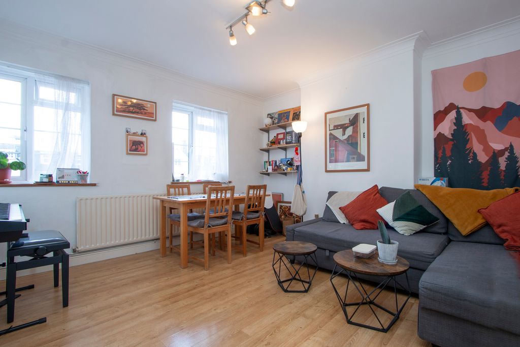 Property photo 2 of 7