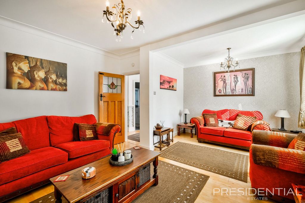 Property photo 2 of 33