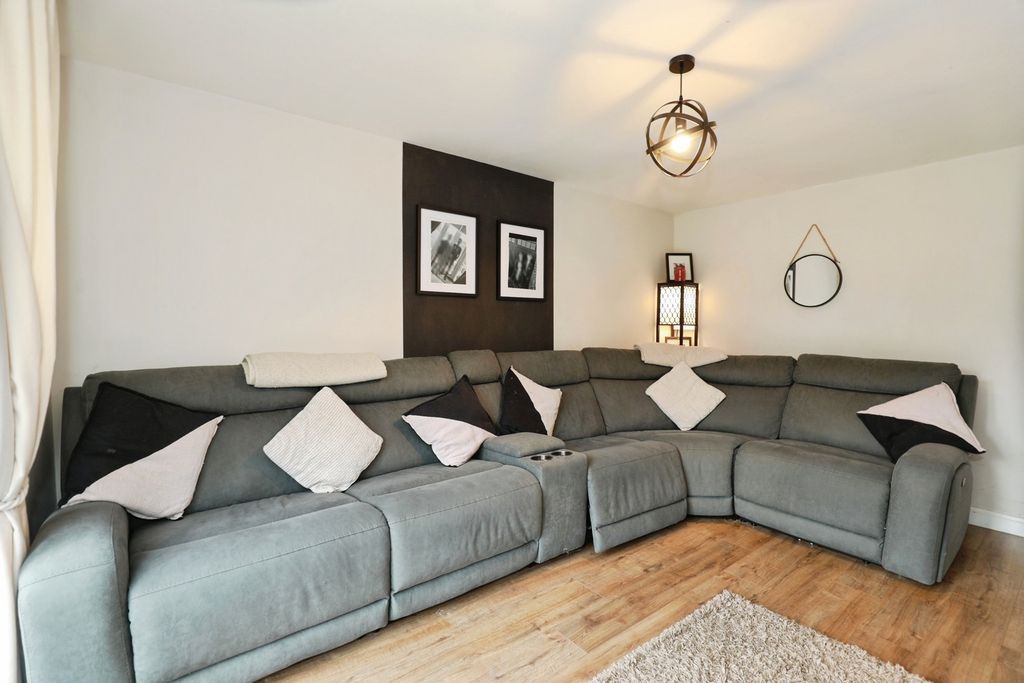 Property photo 2 of 18 Pbox-Img.Jpg