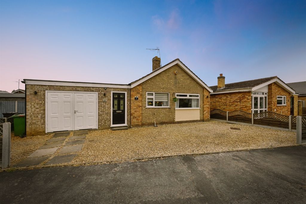Property photo 1 of 21