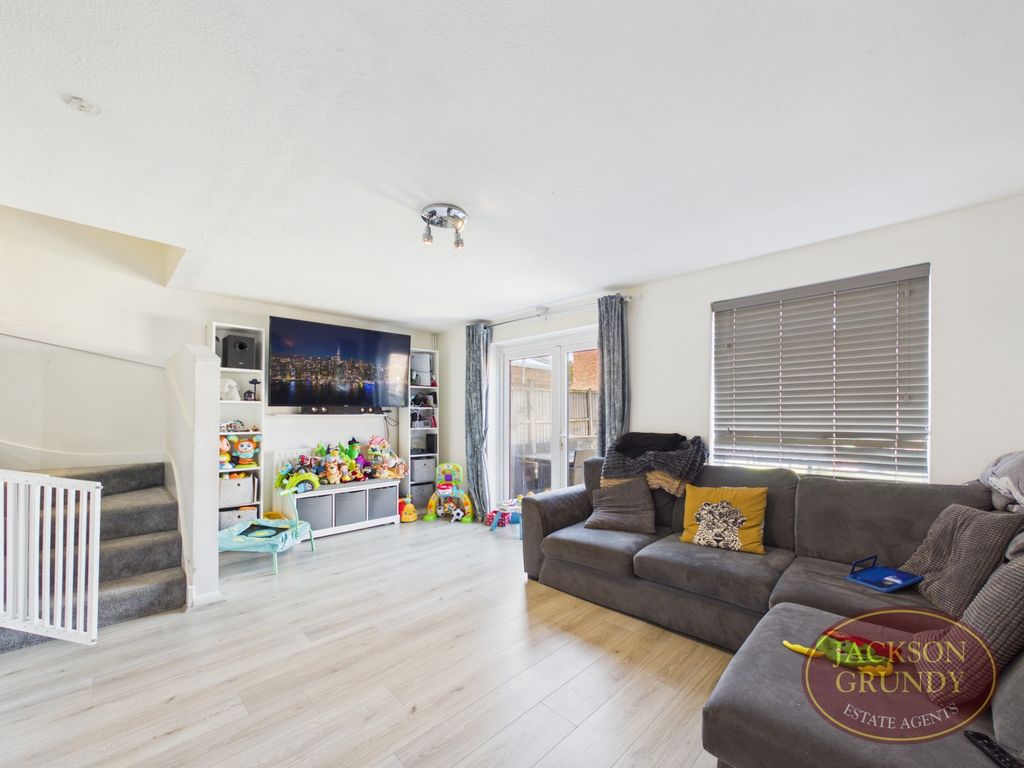 Property photo 2 of 15 Thornfield