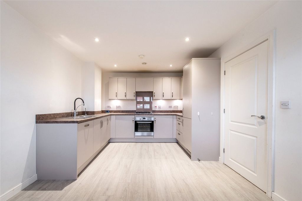 Property photo 3 of 27 Picture No. 25