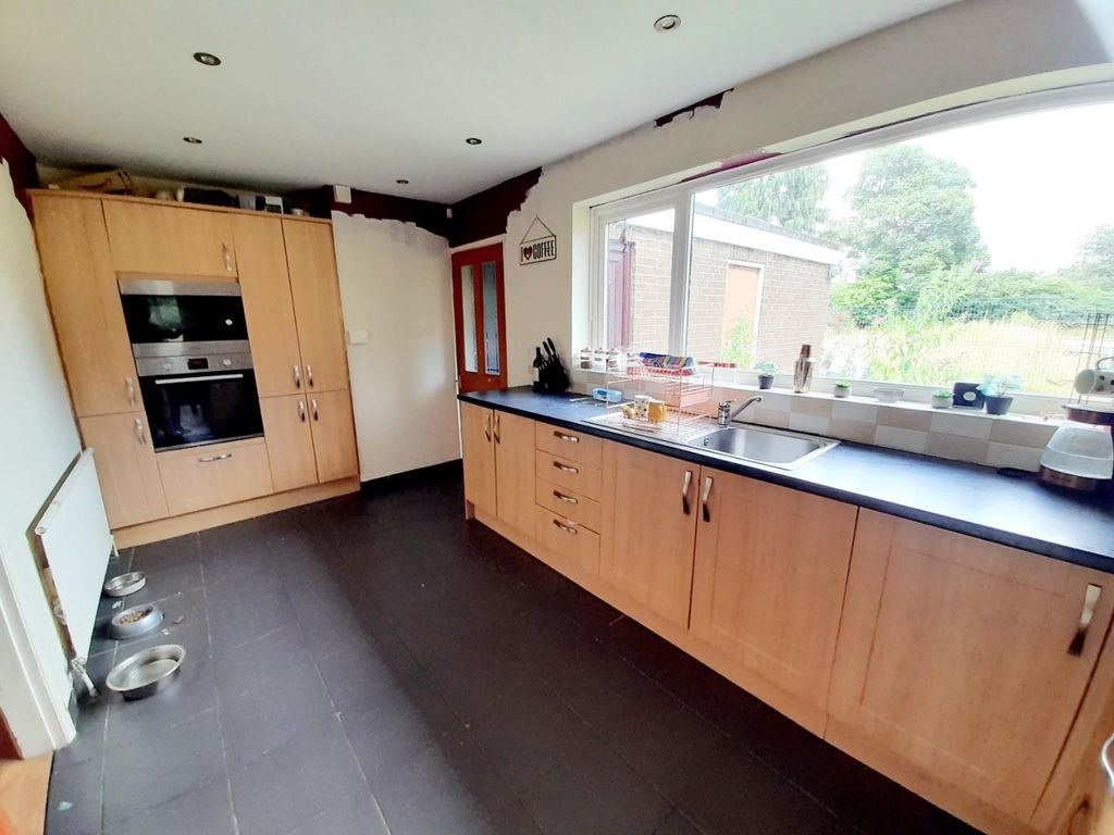 Property photo 3 of 11 2.Jpg