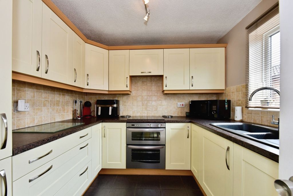 Property photo 3 of 16 Pbox-Img.Jpg