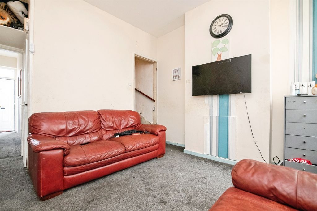 Property photo 3 of 17