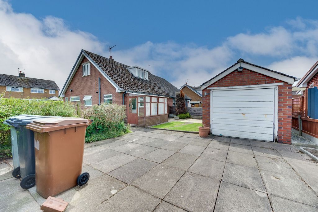 Property photo 3 of 27