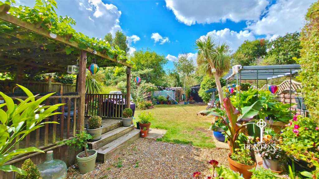 Property photo 2 of 32 Rear Garden