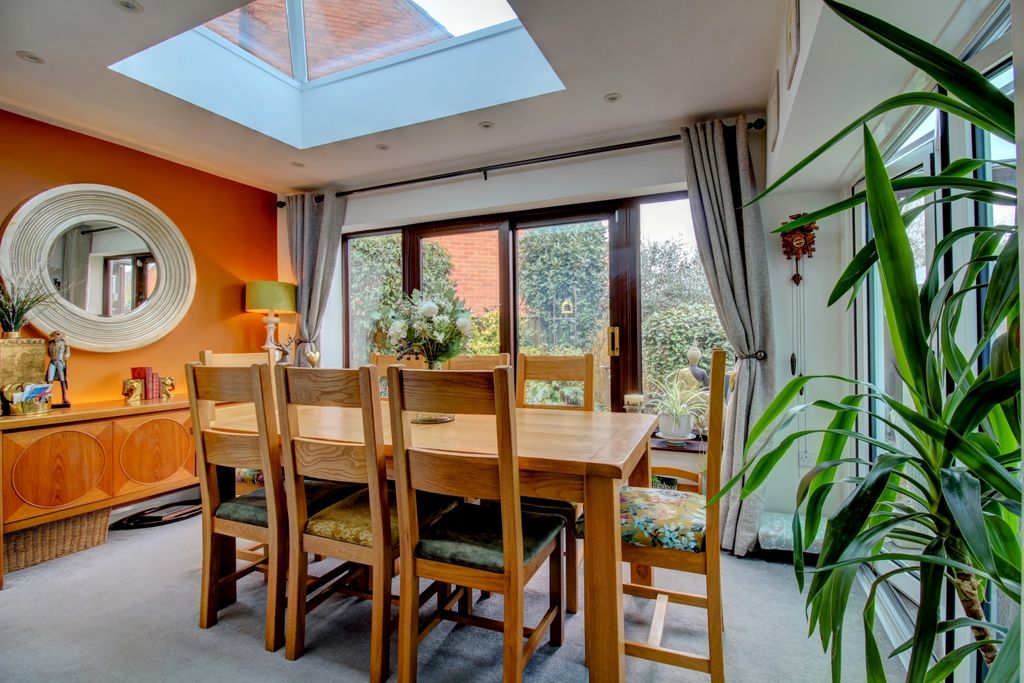 Property photo 3 of 15 Wordsworth Drive - Matt Clinton Ewemove Kenilworth