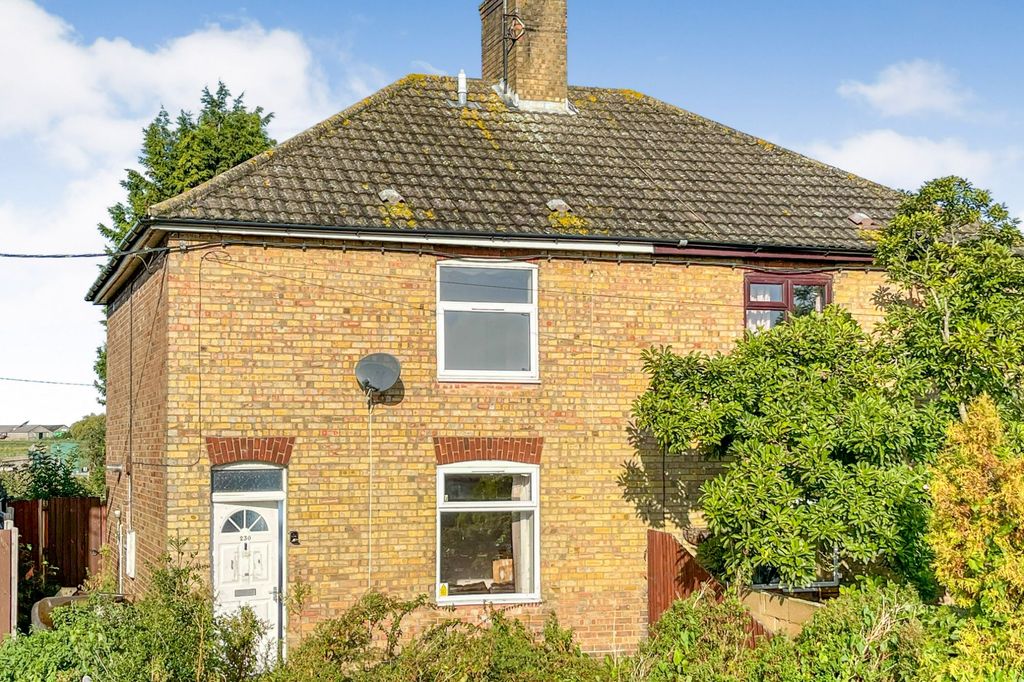 Property photo 1 of 12 230 Ramsey Road, Huntingdon, Pe26 2Tw