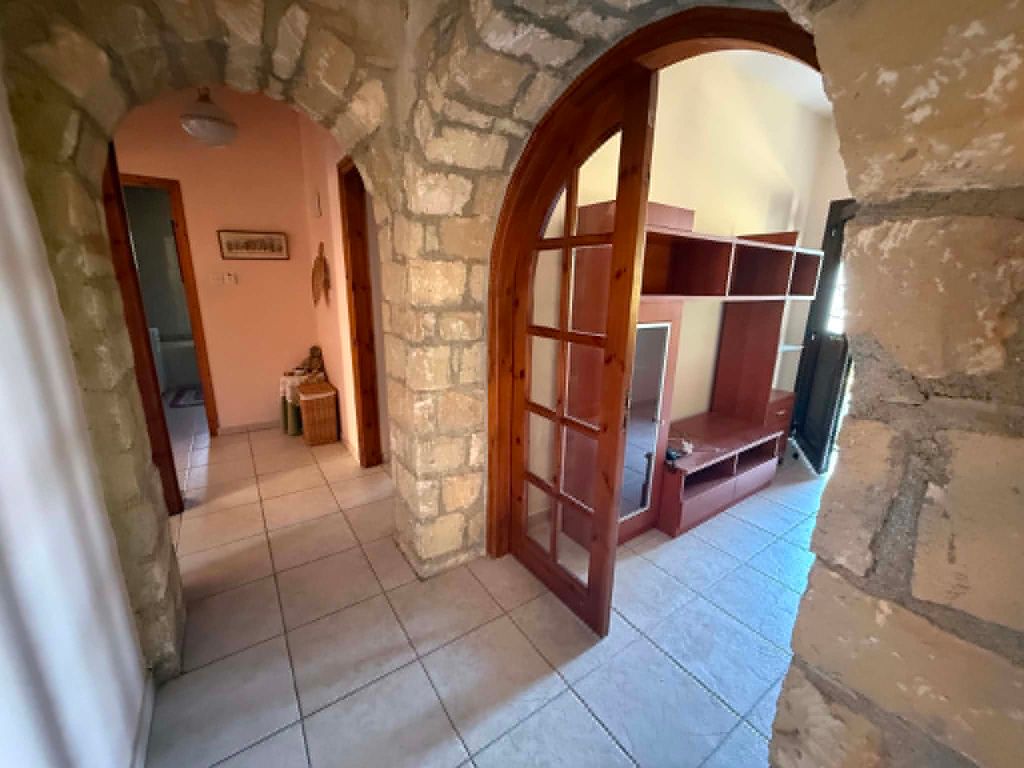 Property photo 2 of 27