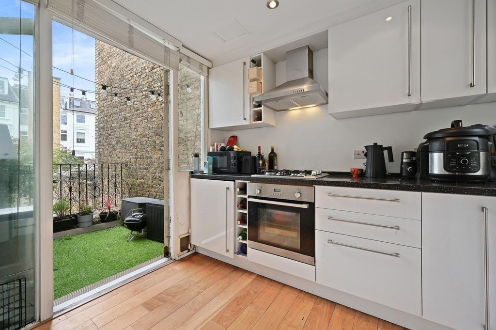 Property photo 2 of 11 Flat 4, 70 Haverstock Hill - Kitchen6 (1).Jpg
