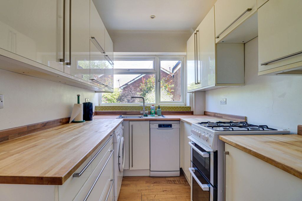 Property photo 3 of 16 Kitchen