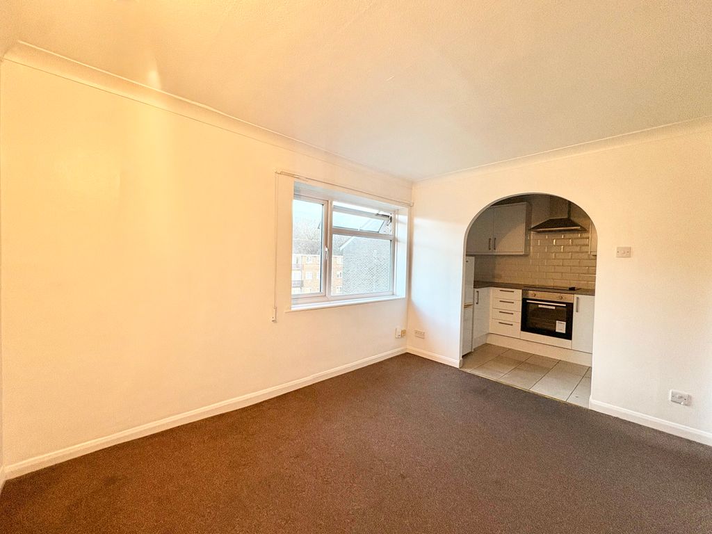 Property photo 3 of 5 Lounge