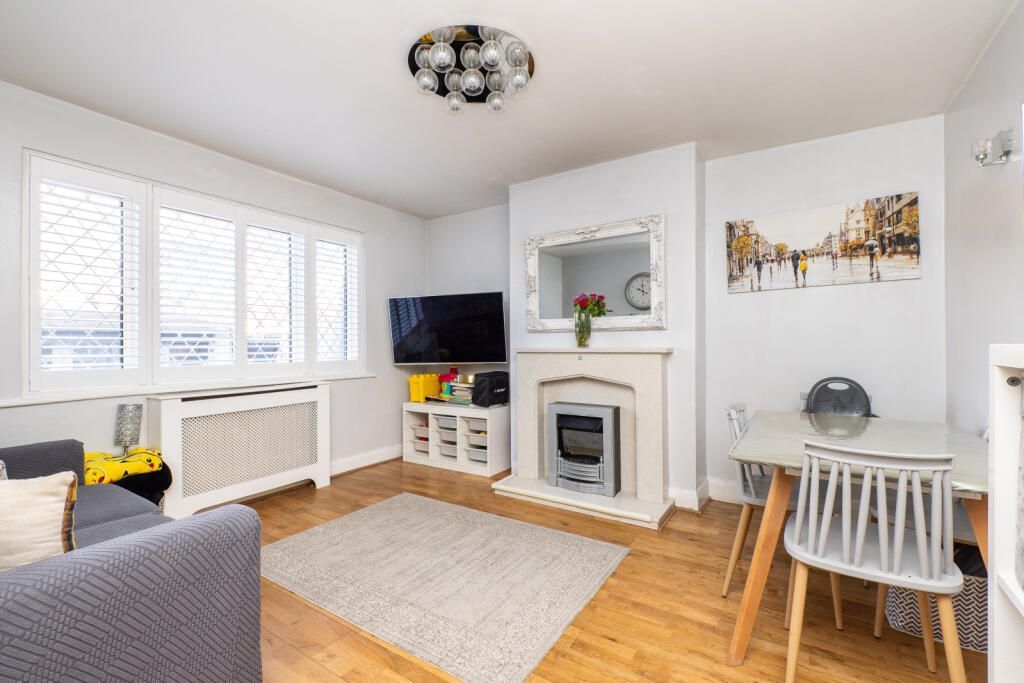 Property photo 2 of 17