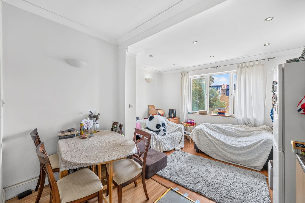 Property photo 3 of 15 Pbox-Img.Jpg