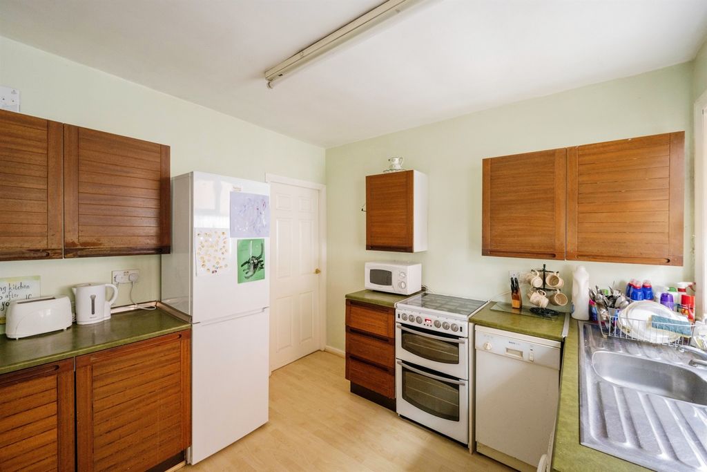 Property photo 3 of 14